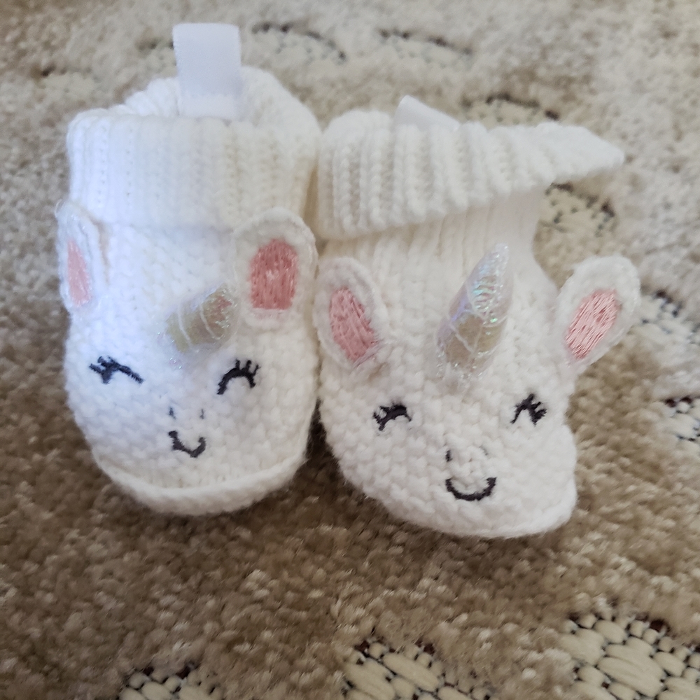 Newborn unicorn knit booties